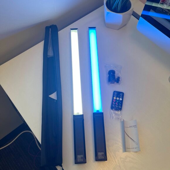 Hagibis RGB Handheld Photography Light LED Video Light Wand 9 Colors,with Built- - Picture 1 of 9